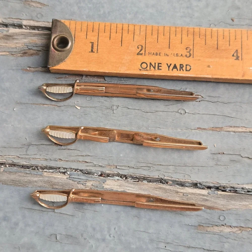 VTG Swank Sword Tie Clip Gold Scimitar Mens Jewelry Accessory Mid Century Modern
